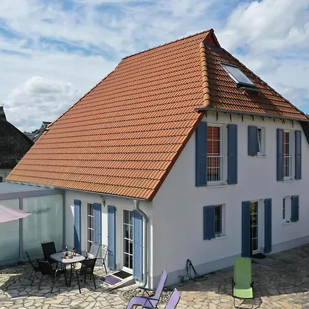 Haus 146 Kiefernweg 8 *